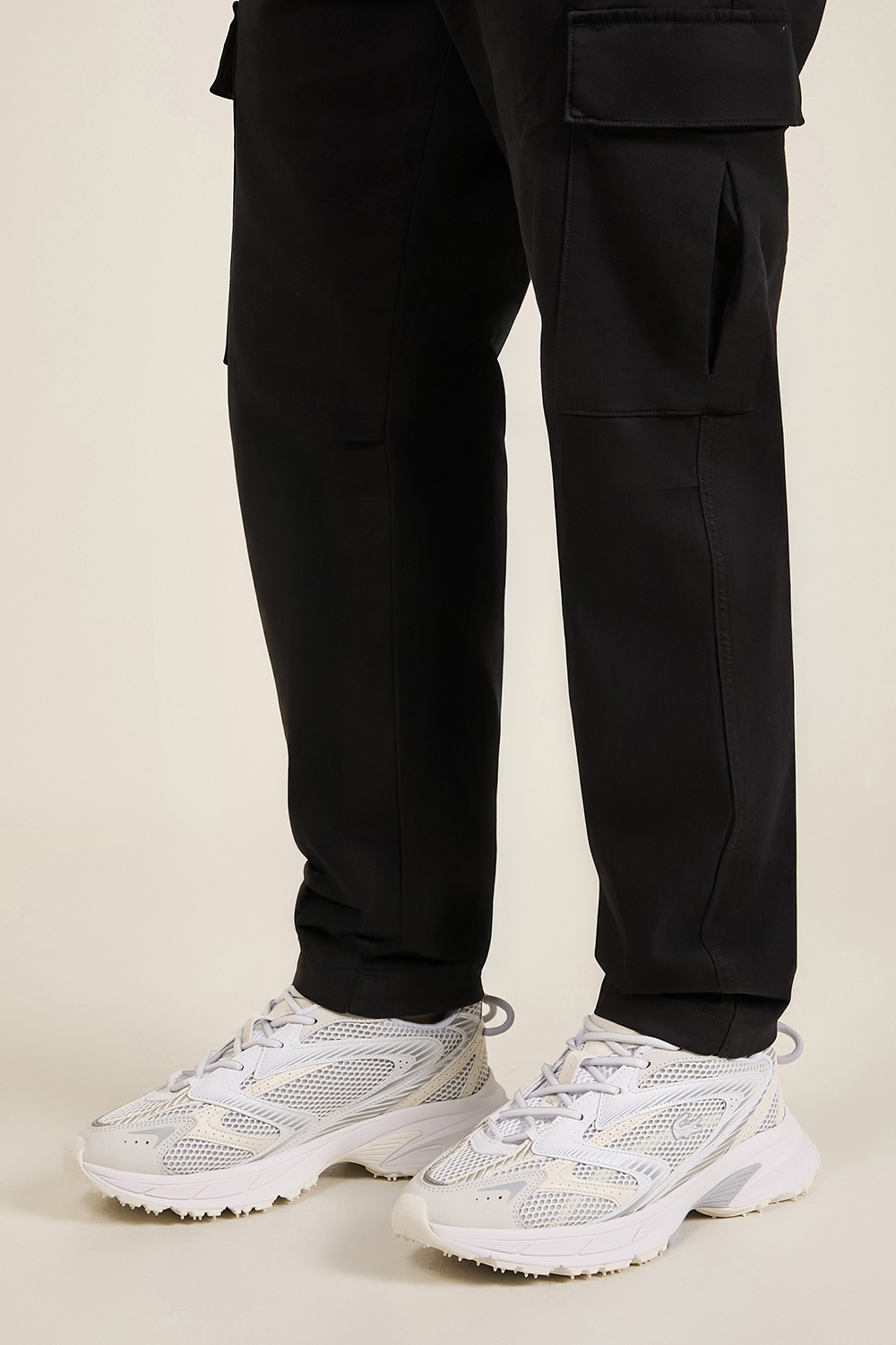 תמונת כל הלוק של נעלי סניקרס L003 2K24